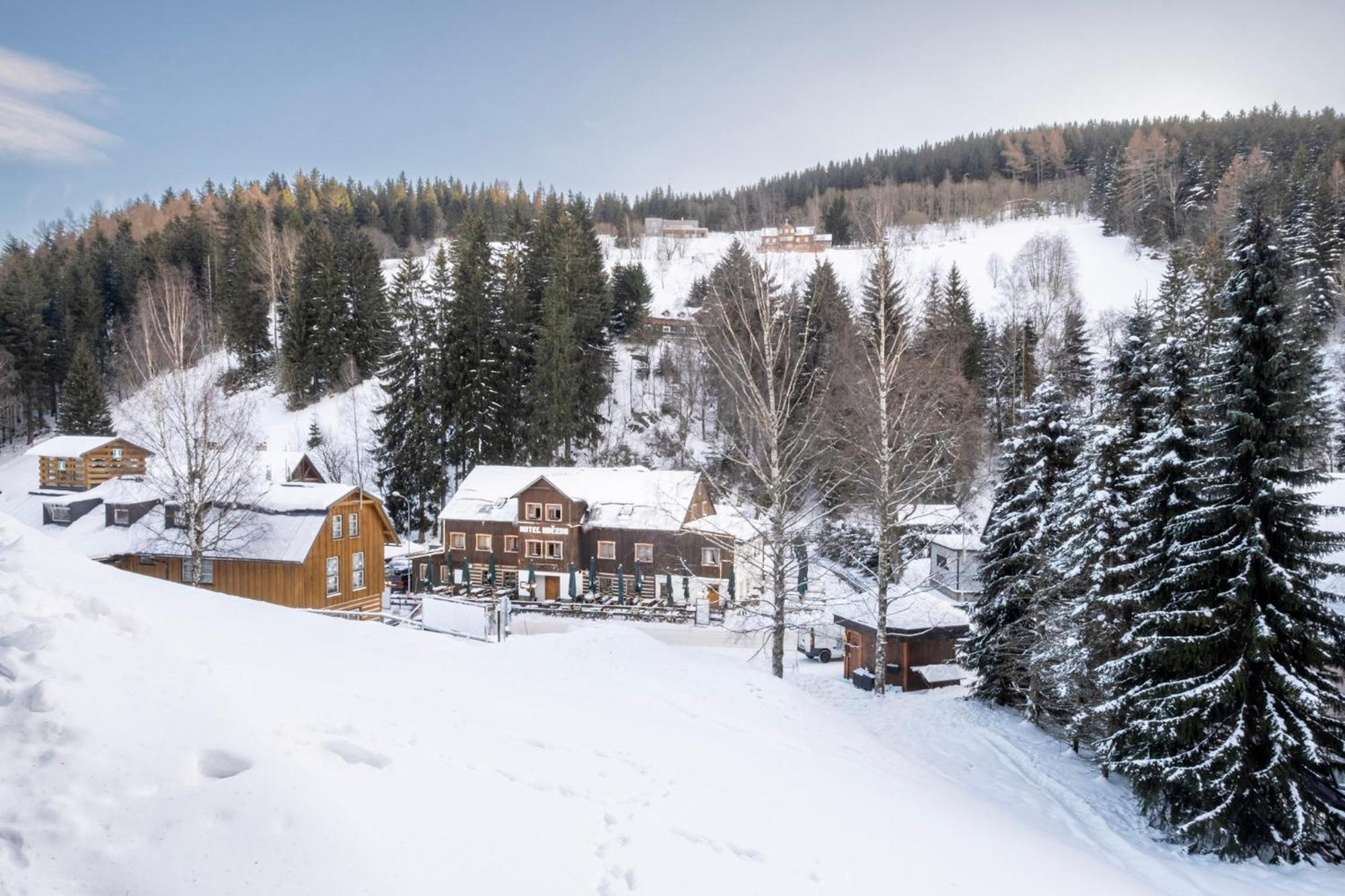 Hotel Hvezda เปตส์ปอตสเนซโค ภายนอก รูปภาพ