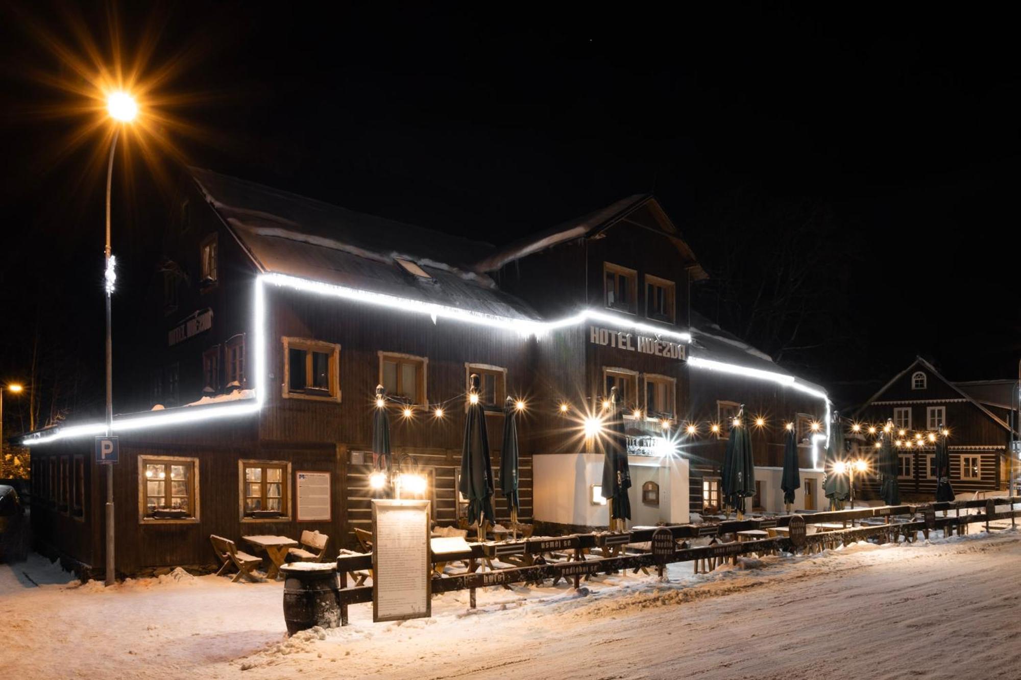Hotel Hvezda เปตส์ปอตสเนซโค ภายนอก รูปภาพ